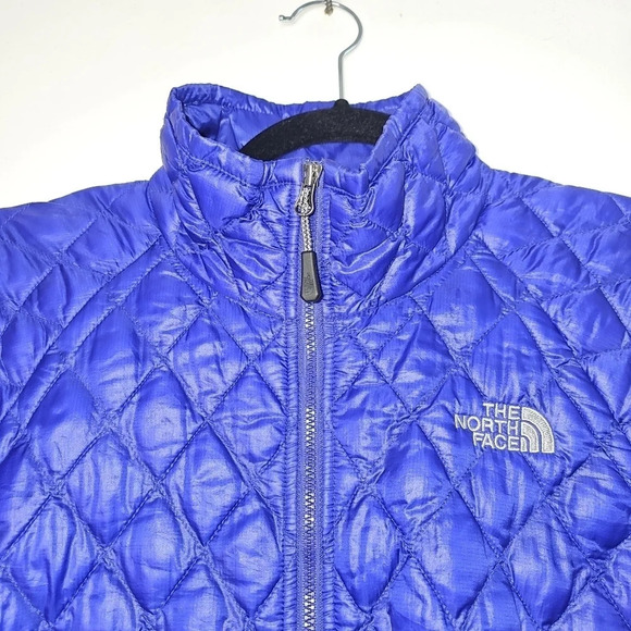 The North Face Women's quilted Pattern jacket Purple sz Midium - Picture 12 of 12